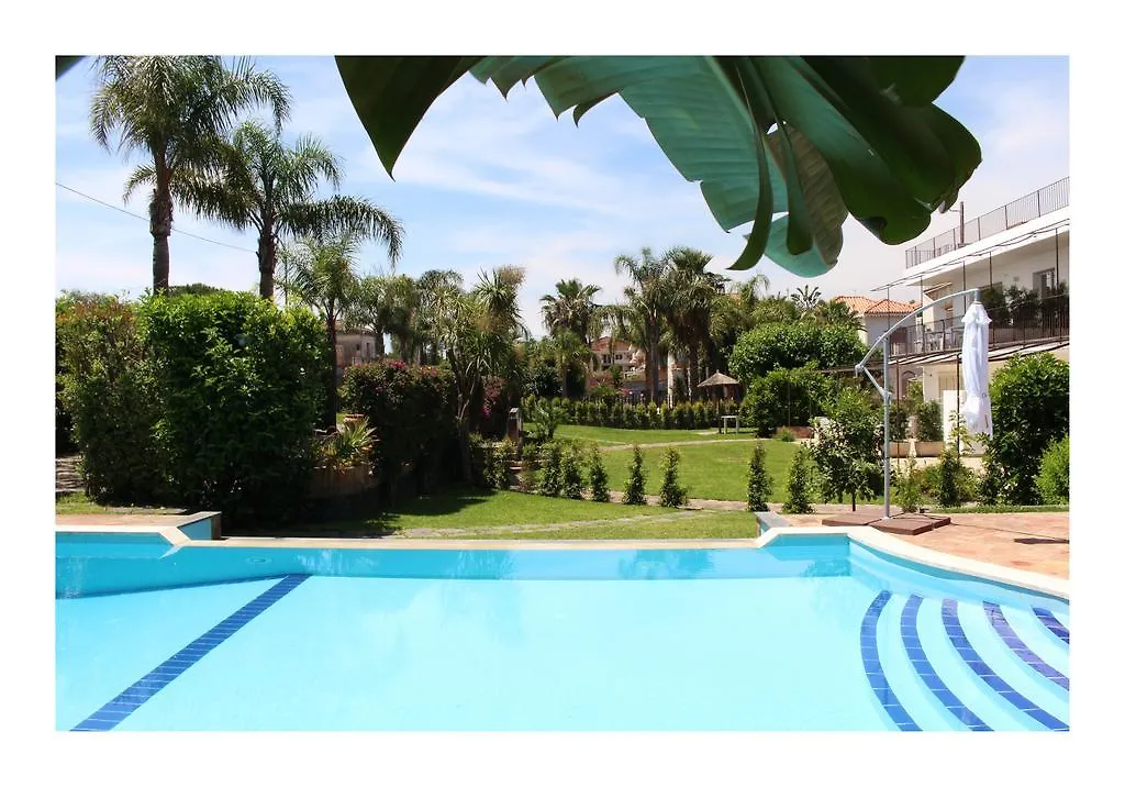 Apartment The Green Seaside Fondachello  Italy